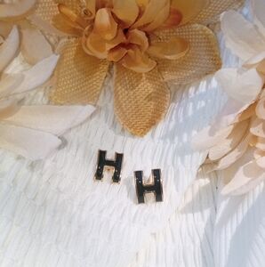 H letter fashion stud earrings